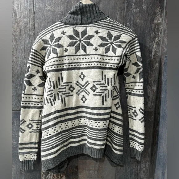 Size XS - Grey & White - Open Knit Sweater - Picture 3 of 3